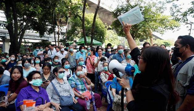 China eleva a 563 los muertos y a 28.018 los infectados por el brote del nuevo coronavirus