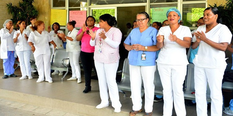 ¡Por falta de pago! Enfermeras por contrato realizan asambleas informativas en el Catarino Rivas  de #SPS.