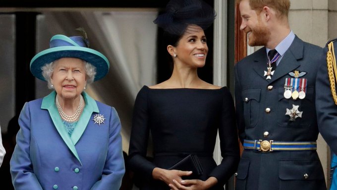 La reina Isabel prohibe a Harry y Meghan Markle utilizar la palabra Royal