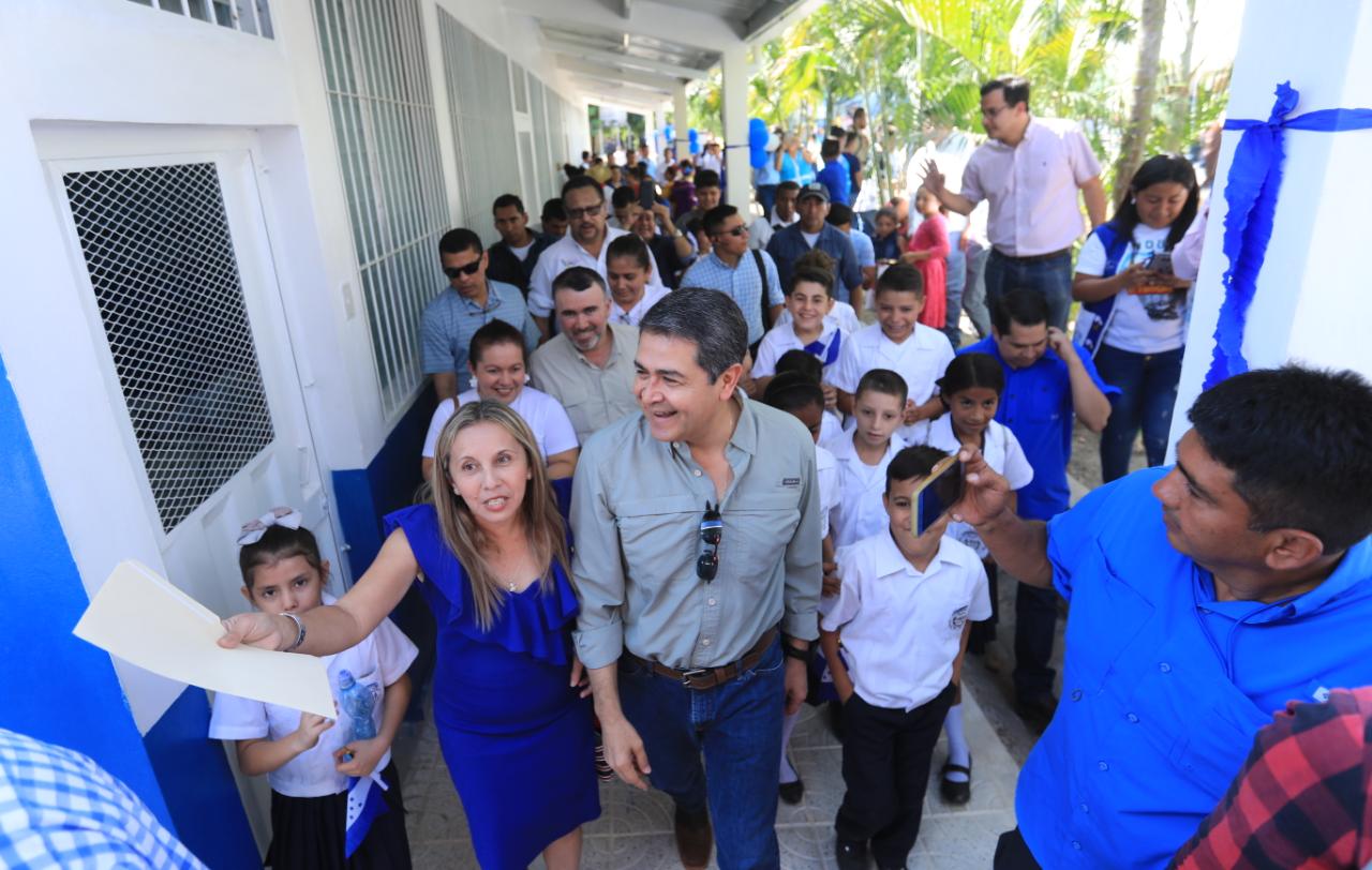 En Lempira: Presidente Hernández inaugura modernización de Escuela Juan Lindo