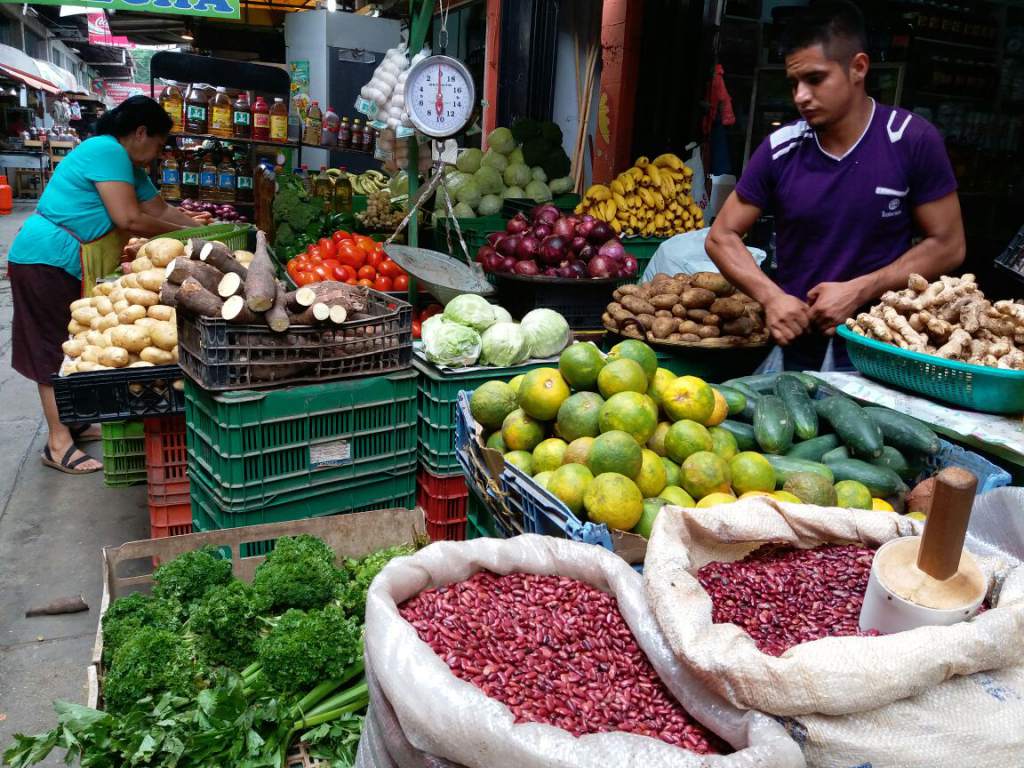 Feria del Agricultor y el Artesano: Precios de la canasta básica se mantienen