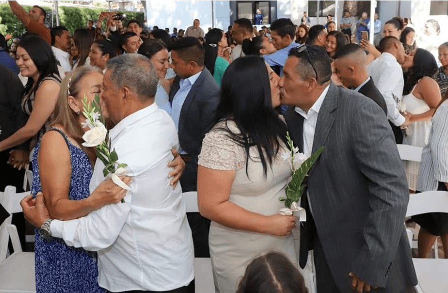 Primeras 35 parejas se unen en matrimonio en las bodas gratis de la Alcaldía