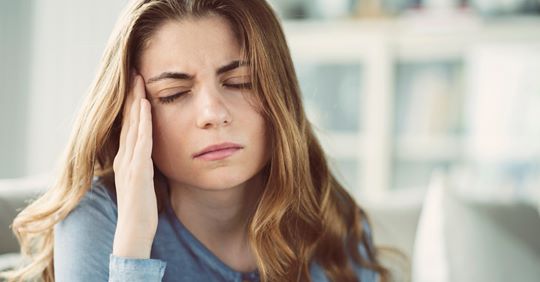 Mareo, dolor de cabeza y otras señales de que podrías sufrir un derrame cerebral
