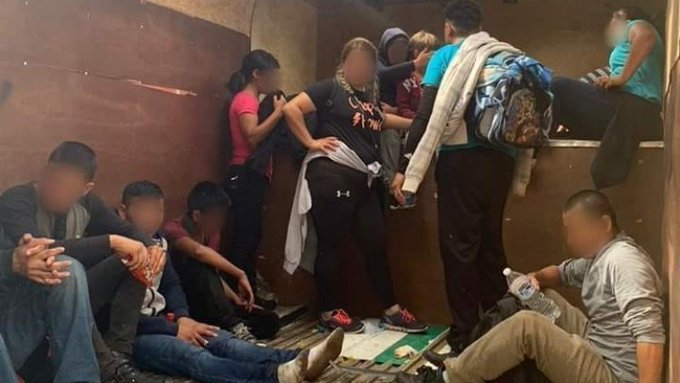 Rescatan en México a 69 migrantes hacinados en camión; tres de ellos hondureños