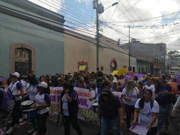 Feministas marchan en Tegucigalpa y San Pedro Sula, exigiendo el cese de  la violencia e impunidad.