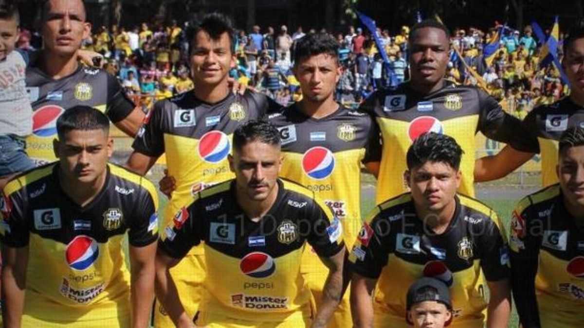 El Salvador: “Once deportivos” nuevo campeón, por suspensión del torneo