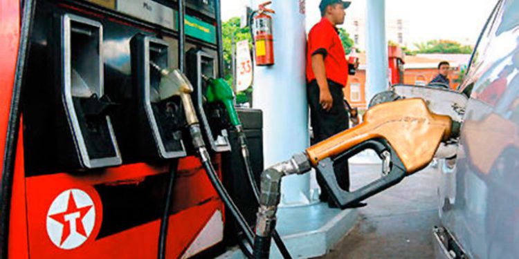 Bajan los precios del galón de gasolina a partir de la próxima semana