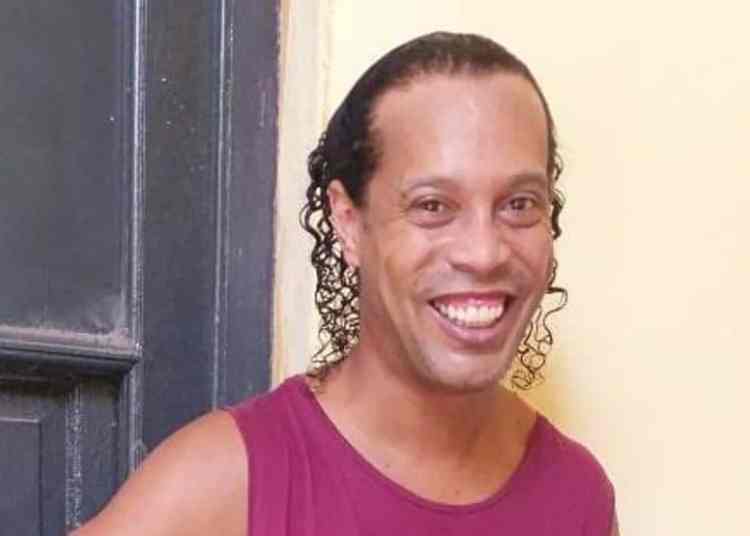 Ronaldinho cumplió 40 años dentro de prisión en Paraguay