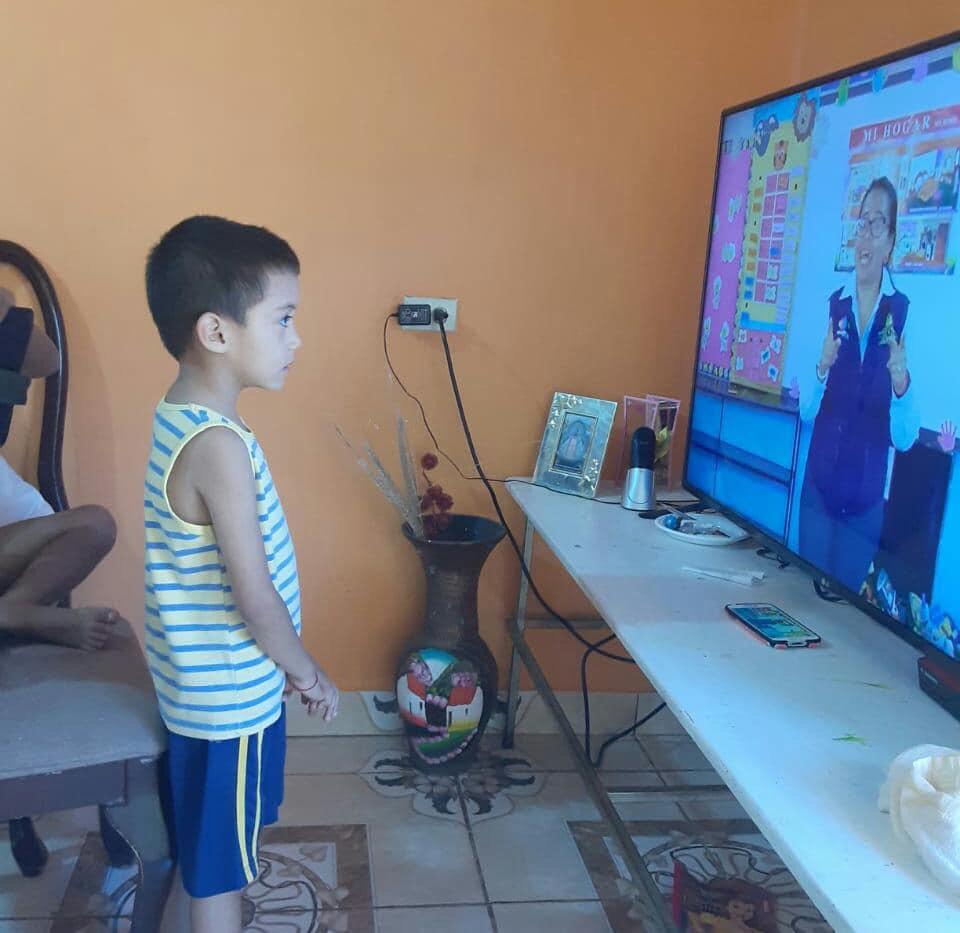 Durante la emergencia: Educandos recibirán sus clases en el canal hondureño Telebásica