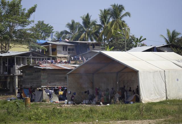 Costa Rica permitirá ingreso de 2.600 migrantes desde Panamá