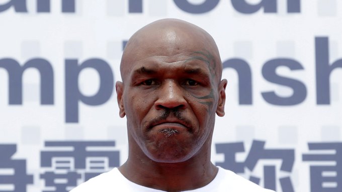 Mike Tyson rompe en llanto al revelar que se siente «vacío» sin boxear