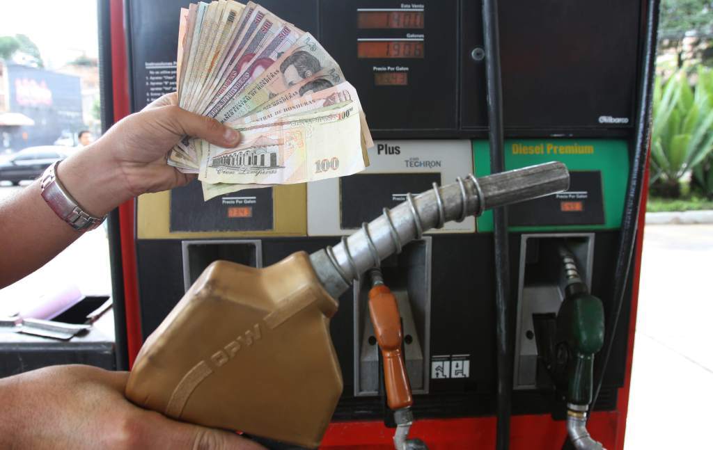 Más de L6 rebaja  el precios de los combustibles a partir del lunes