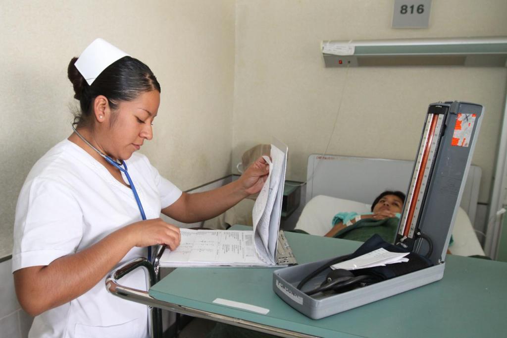 Unos 2,000 auxiliares de enfermería es el déficit en el sistema sanitario: ANEEAH
