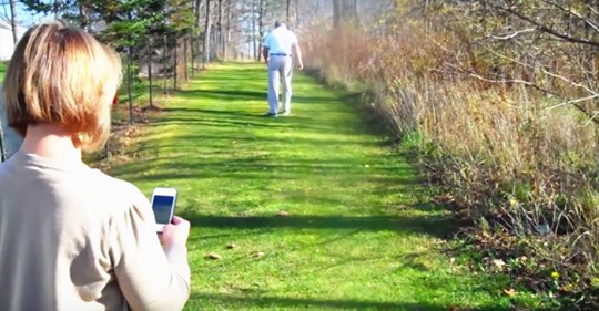 Empresa creó zapatos con GPS para monitorear a ancianos y personas con problemas de memoria