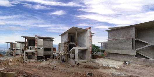 Empresario: «Lo importante hoy no es vender una casa sino generar empleo» Empresario: «Lo importante hoy no es vender una casa sino generar empleo»