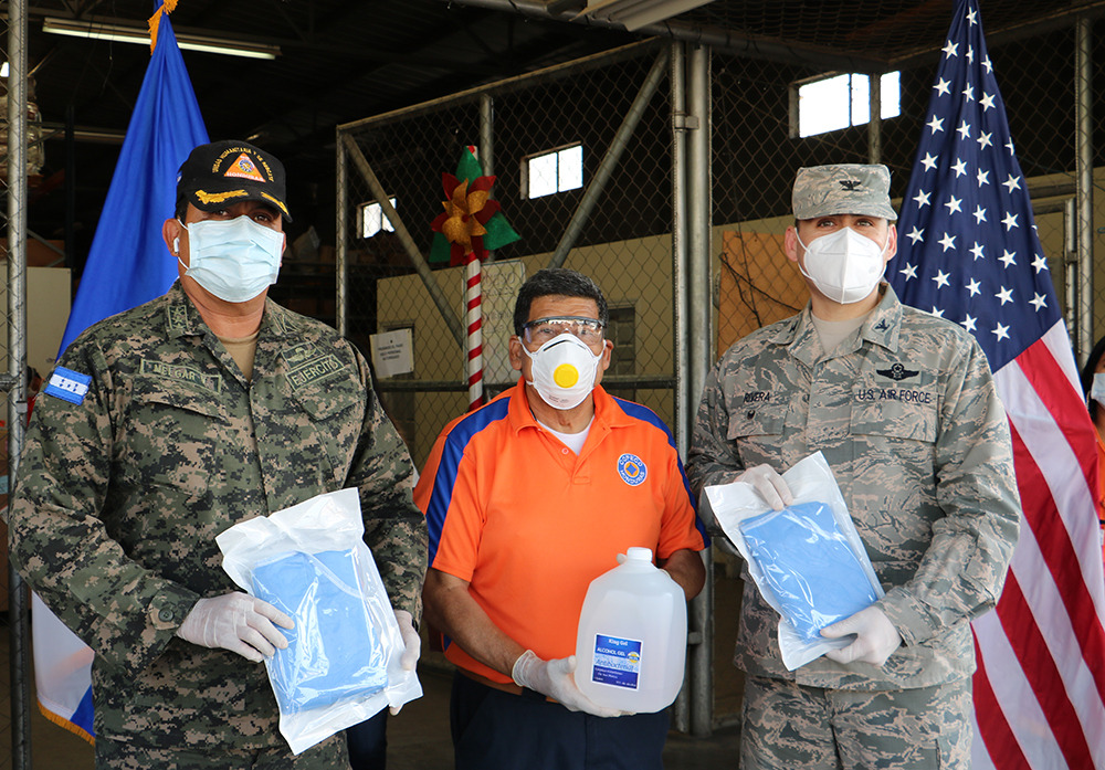 Comando Sur de los EEUU entrega importante donativo de equipos de protección Personal para la emergencia por COVID-19. Comando Sur de los EEUU entrega importante donativo de equipos de protección Personal para la emergencia por COVID-19.