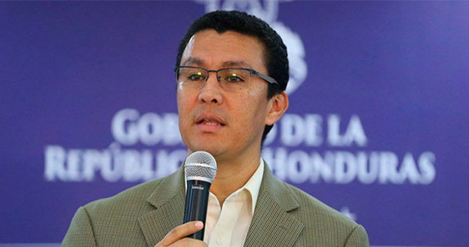 Ministro de la Presidencia: «Nadie del sector privado se ha retirado de las mesas de trabajo»