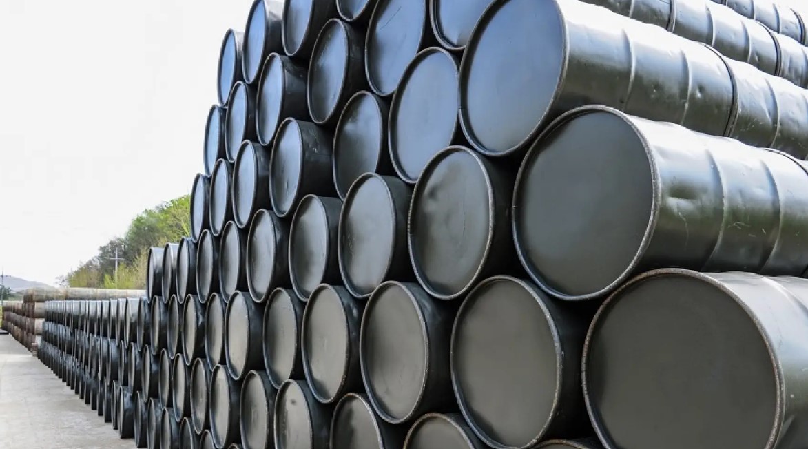 Caída histórica en el precio del petróleo EE.UU: cotiza a menos de $12