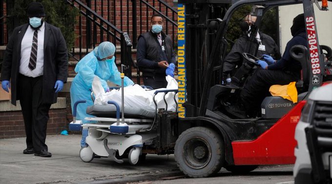 Anuncian “fosas comunes temporales” en parques públicos de Nueva York para enterrar muertos por coronavirus