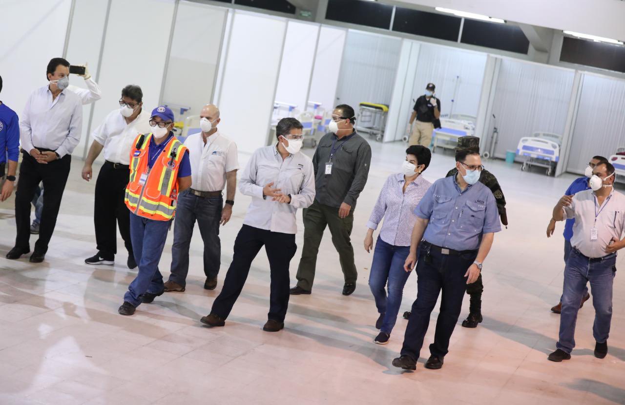 Presidente Hernández supervisa avances de centros de aislamiento temporal de COVID-19 en San Pedro Sula Presidente Hernández supervisa avances de centros de aislamiento temporal de COVID-19 en San Pedro Sula