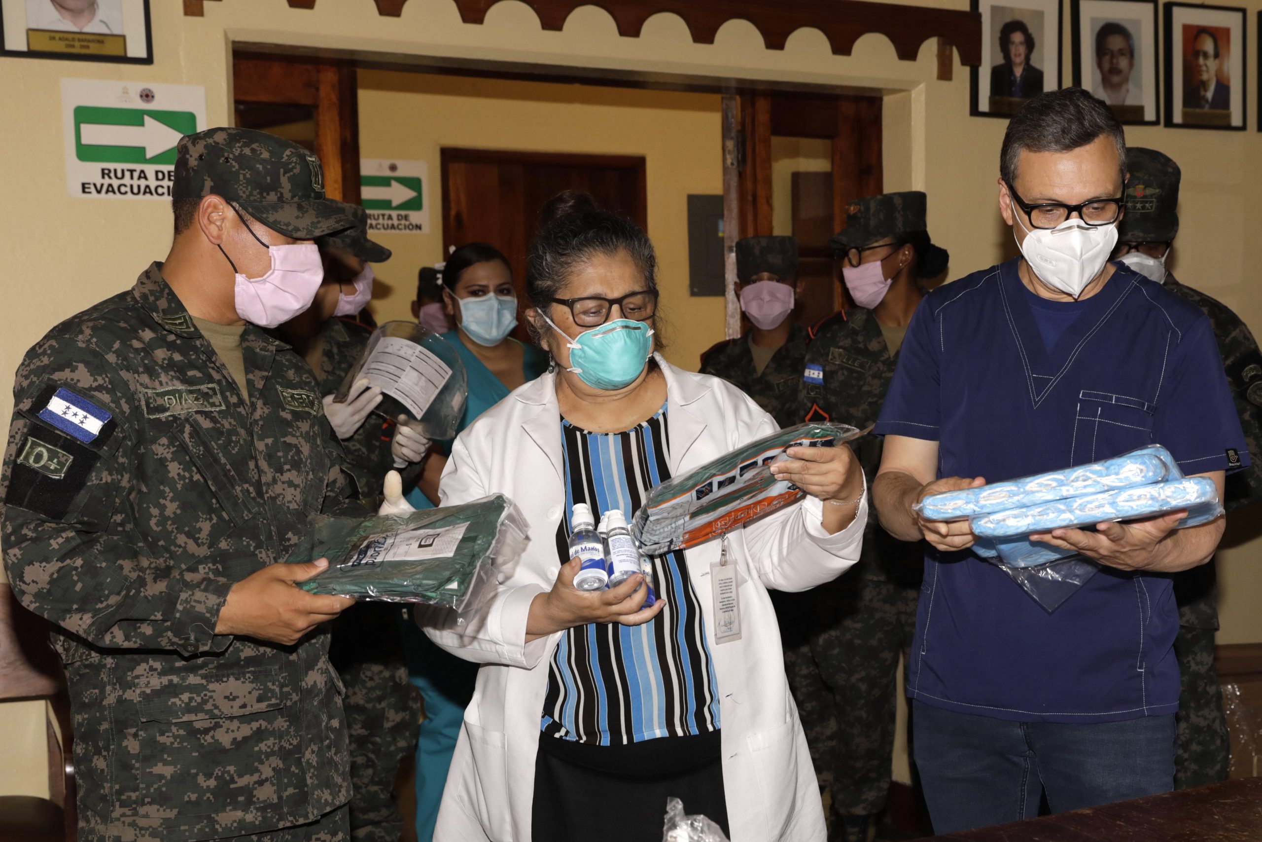 Profesionales del Hospital del Tórax destacan equipo de calidad entregado por el Gobierno para enfrentar coronavirus