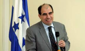 Roy Pineda: “Informe pretende que se repare el daño causado, no la renuncia del funcionario” Roy Pineda: “Informe pretende que se repare el daño causado, no la renuncia del funcionario”