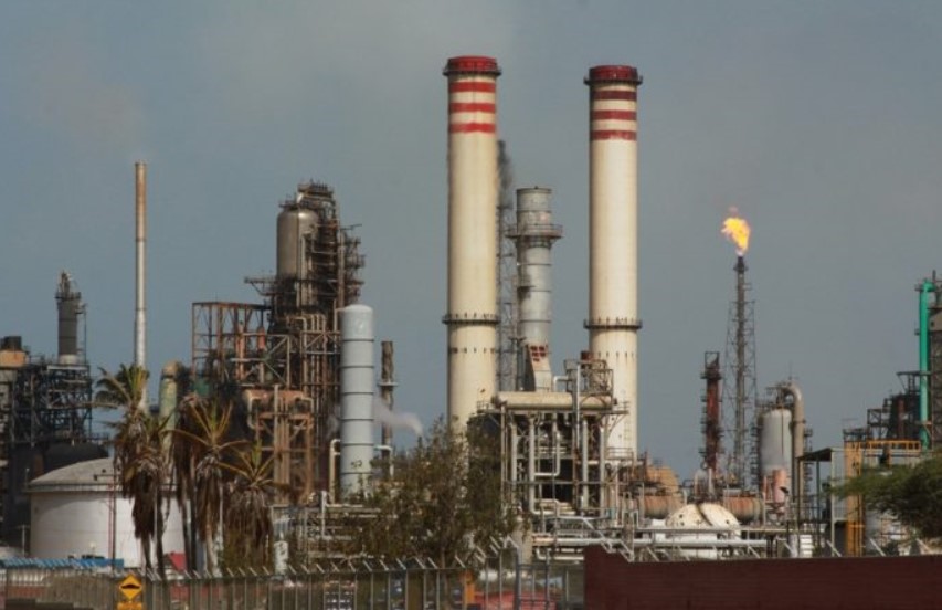 Venezuela: En plena crisis reactivan la producción de gasolinas Venezuela: En plena crisis reactivan la producción de gasolinas