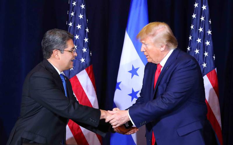 Presidente Hernández agradece a Trump por donación de kits para hacer 8.000 pruebas de covid-19 Presidente Hernández agradece a Trump por donación de kits para hacer 8.000 pruebas de covid-19