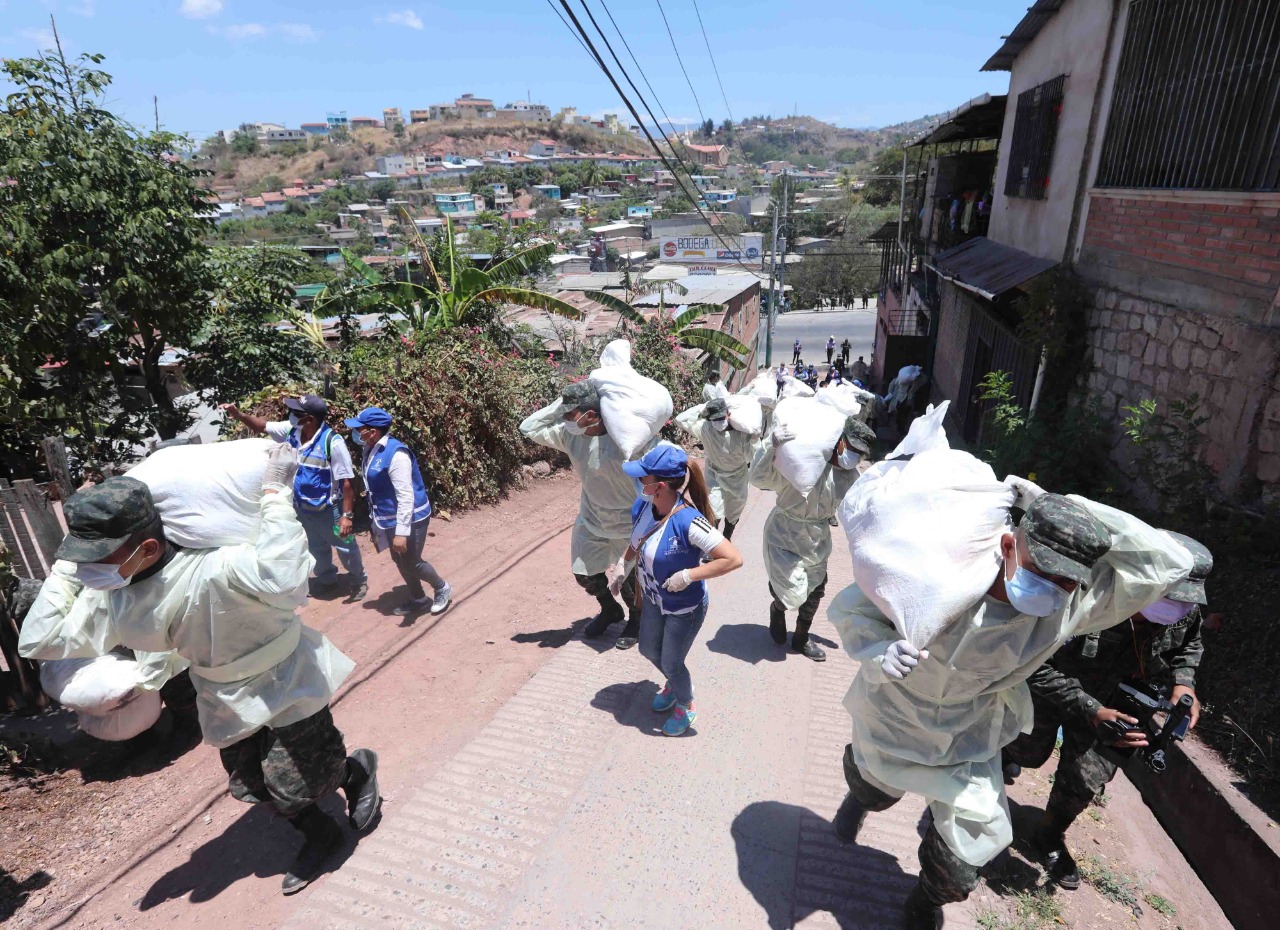 Operación Honduras Solidaria ha entregado alimentos a más de dos millones de hondureños Operación Honduras Solidaria ha entregado alimentos a más de dos millones de hondureños