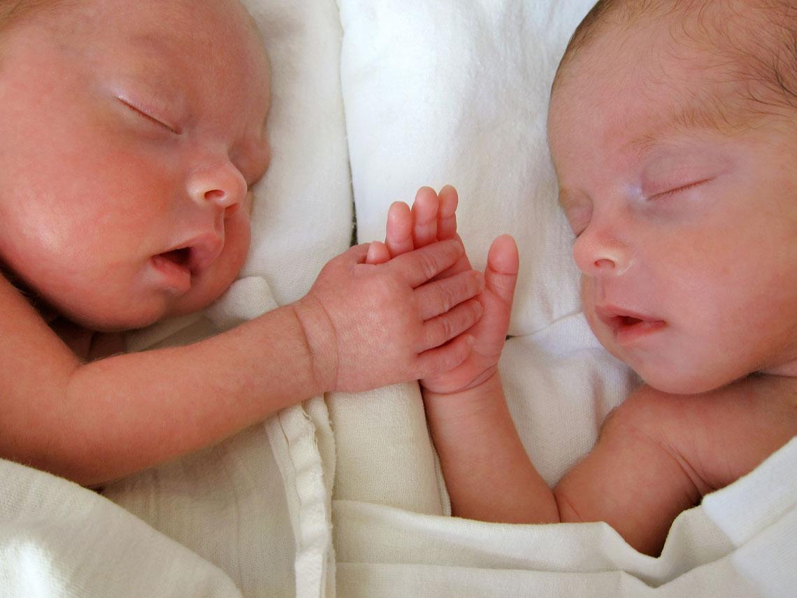 Llaman Corona y Covid a gemelos nacidos durante cuarentena