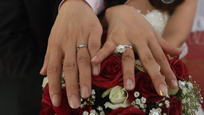 Una pareja china transmite su boda en línea por el covid-19 y ‘reúne’ a 3 millones de ‘invitados’