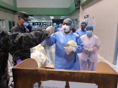 Gobierno entrega equipo de protección para personal de hospitales y regiones de salud