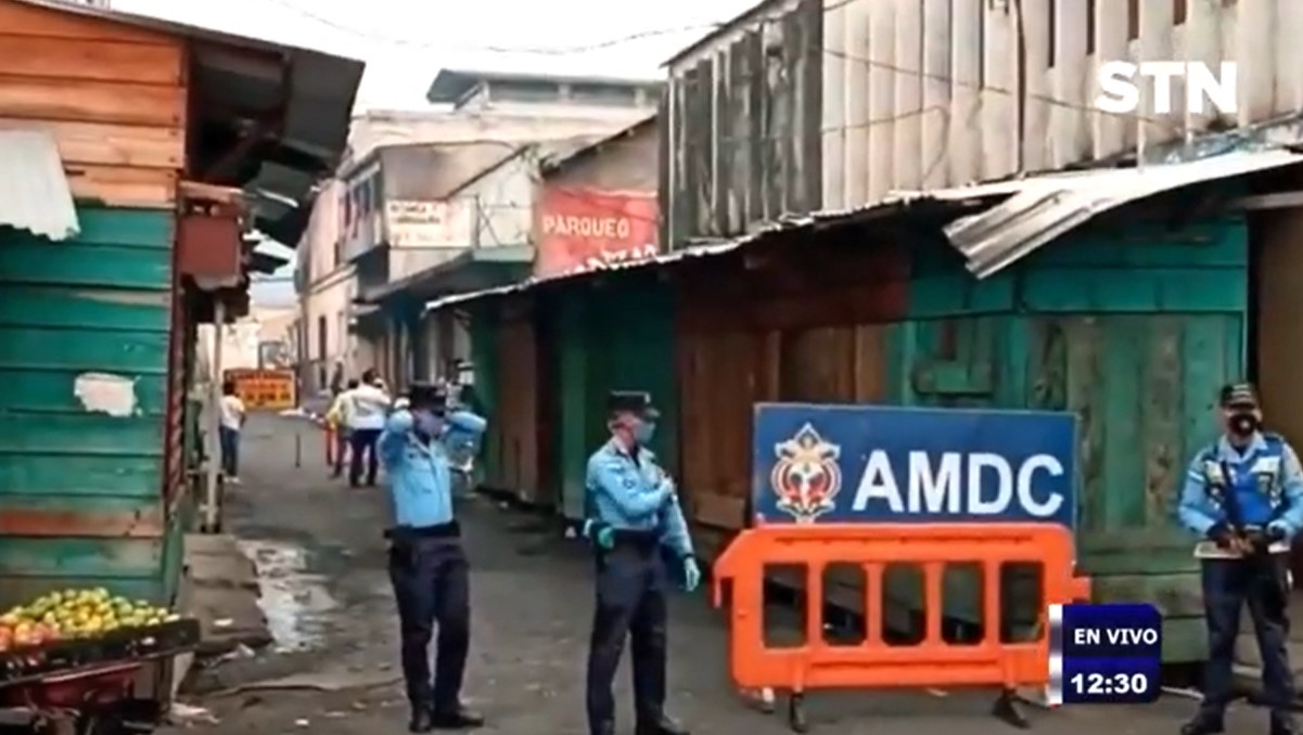 AMDC: Reconstruirá puestos quemados en Mercado Colón AMDC: Reconstruirá puestos quemados en Mercado Colón