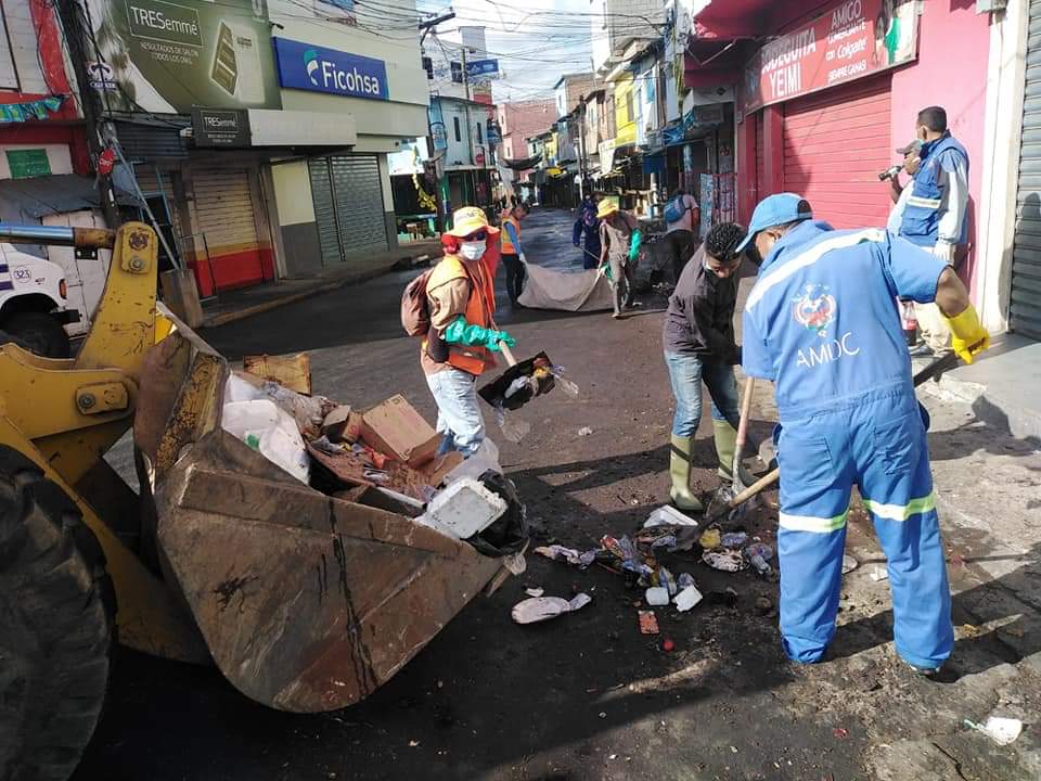 Gerente de Aseo AMDC: «Cuadrillas de limpieza continúan trabajando con normalidad y con medidas de protección» Gerente de Aseo AMDC: «Cuadrillas de limpieza continúan trabajando con normalidad y con medidas de protección»