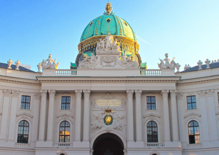 ÚLTIMA HORA: Evacúan palacio presidencial de Austria por amenaza de bomba ÚLTIMA HORA: Evacúan palacio presidencial de Austria por amenaza de bomba