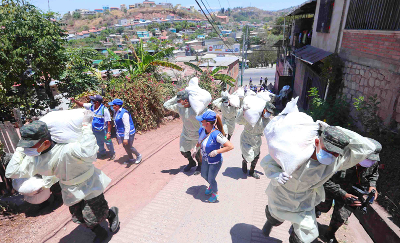 Honduras Solidaria continúa entregando alimentos en Tegucigalpa, Choluteca, Villanueva y La Ceiba