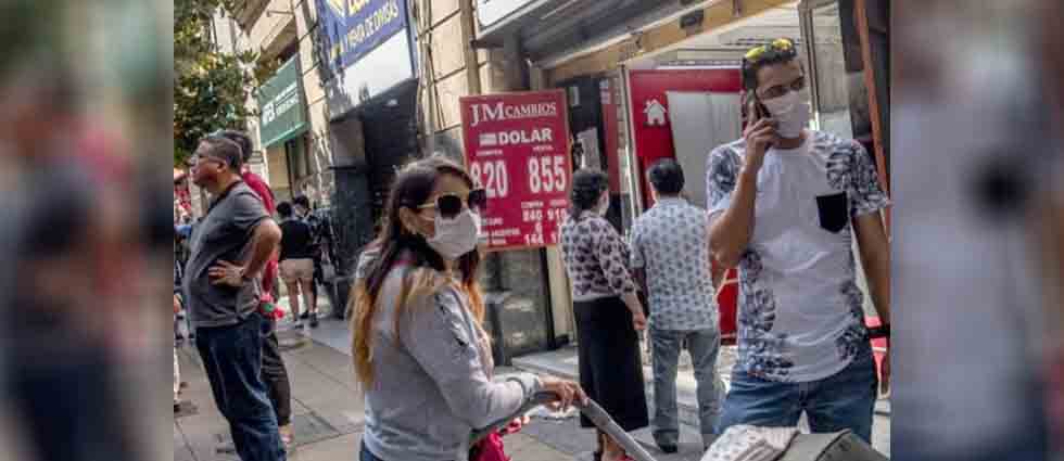 Chile rompe cuarentena y casos de COVID-19 se disparan Chile rompe cuarentena y casos de COVID-19 se disparan