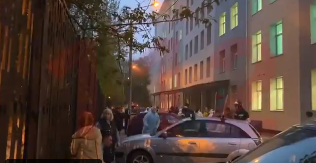 Una persona muerta deja  incendio en uno de los hospitales con pacientes de covid-19 en Moscú