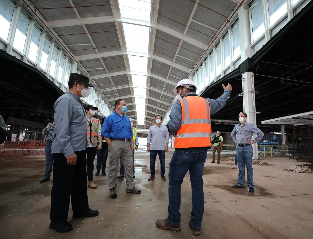 Presidente Hernández supervisa trabajos de construcción de Palmerola bajo nueva realidad Presidente Hernández supervisa trabajos de construcción de Palmerola bajo nueva realidad