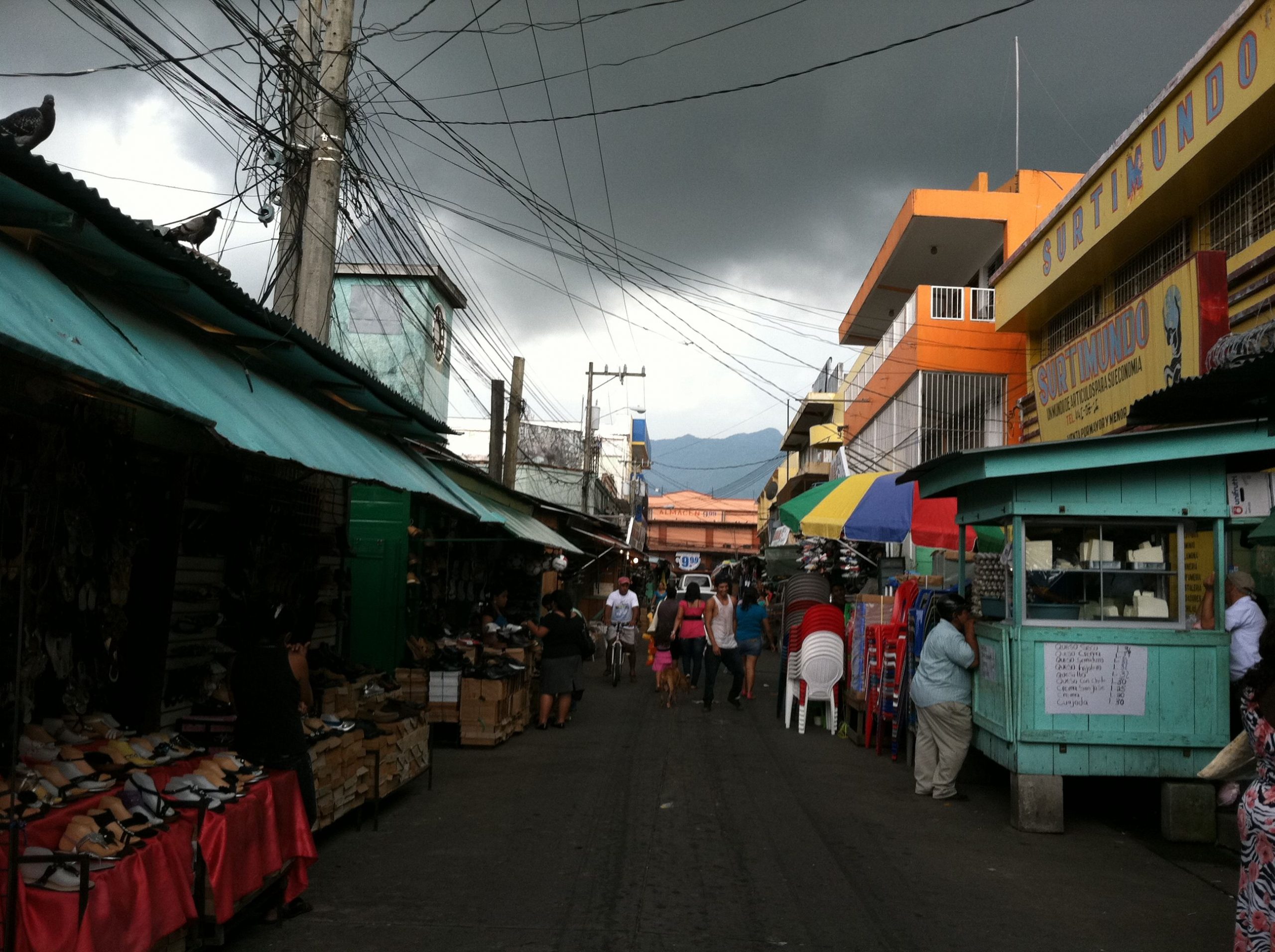 La Ceiba y Choluteca buscan reactivar su economía con la reapertura de algunos negocios