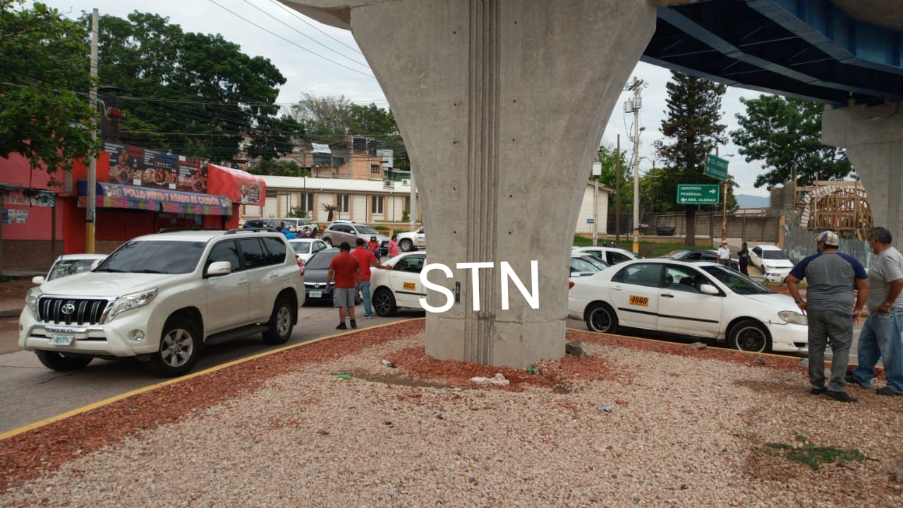 ¡Por segundo día! Taxistas protestan a nivel nacional exigiendo bono compensatorio