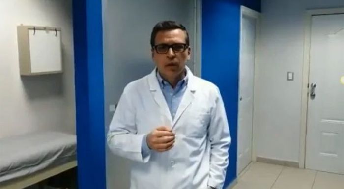 Carlos Aguilar: «Ande siempre su mascarilla y un bote de gel para manos»