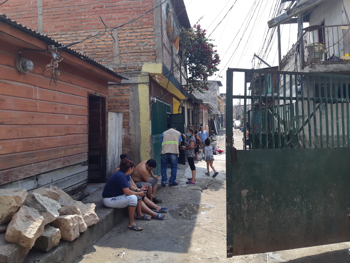 Codem realiza operativos de desinfección de la col. Cerro Grande Codem realiza operativos de desinfección de la col. Cerro Grande