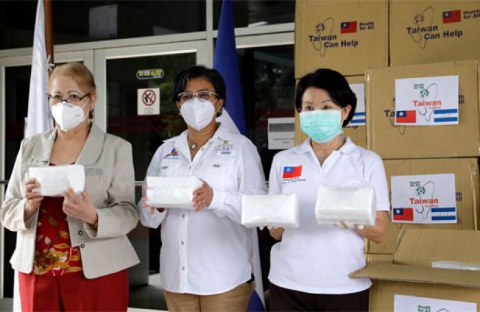 Taiwán dona 180 mil mascarillas quirúrgicas para personal del Hospital Escuela