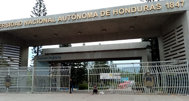 Más de 3000 profesores por hora de La UNAH quedarán “en la calle” a partir del mes de junio