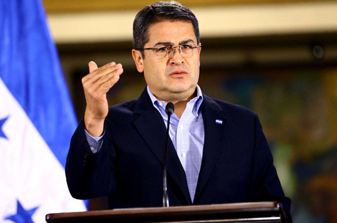 Presidente Hernández: “Debemos tratar con dignidad y mucho respeto a quienes están en primera fila atendiendo a los pacientes con covid-19” Presidente Hernández: “Debemos tratar con dignidad y mucho respeto a quienes están en primera fila atendiendo a los pacientes con covid-19”