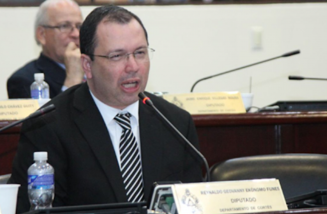 Reinaldo Ekónomo: «Libre maneja las cosas de forma vertical»