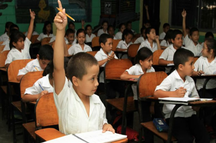 Asegura Edwin Moya “El año escolar no se va a perder” Asegura Edwin Moya “El año escolar no se va a perder”