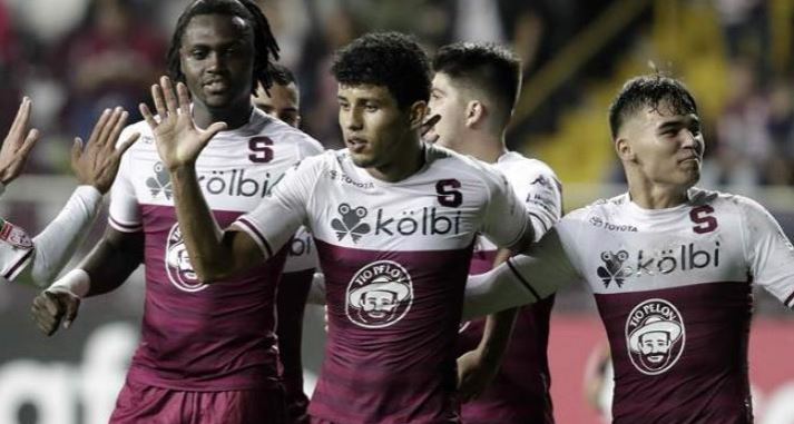 El Alajuelense y el Saprissa jugarán un atípico clásico sin público en Costa Rica