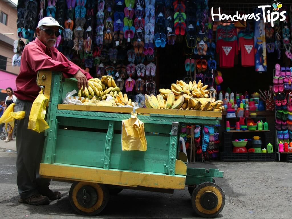 Presidente Hernández felicita a los obreros hondureños en el Día del Trabajo Presidente Hernández felicita a los obreros hondureños en el Día del Trabajo